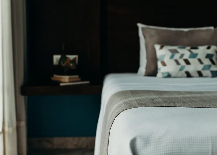 Biwa Hotel 4*