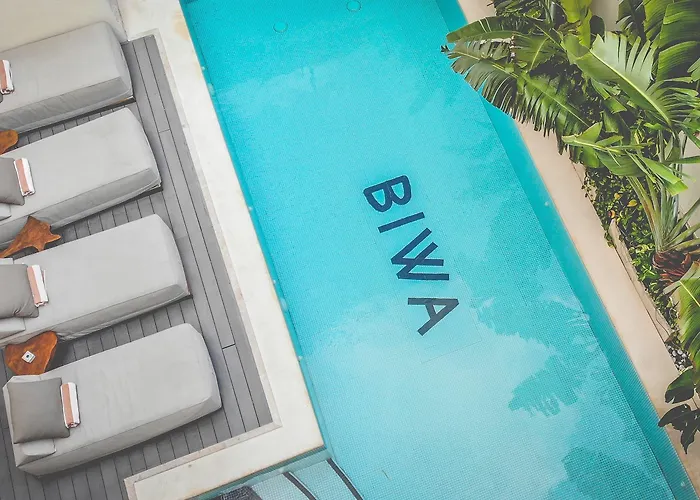 Biwa Hotel 4*